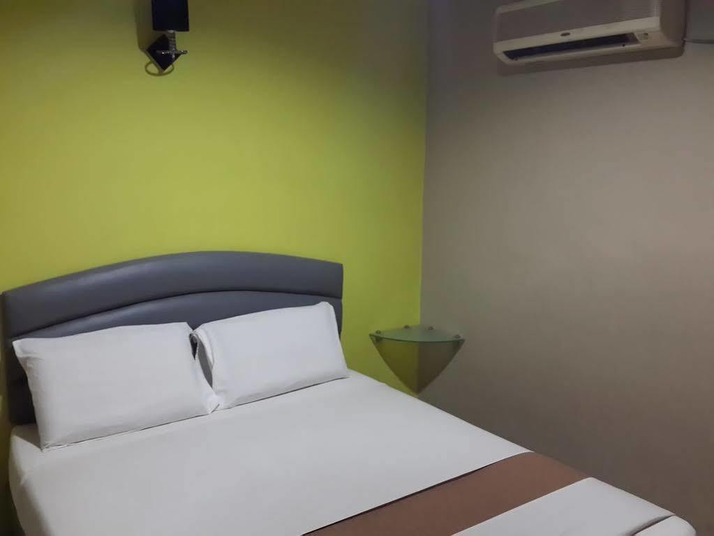 Dju Dju Hotel Batam Екстериор снимка